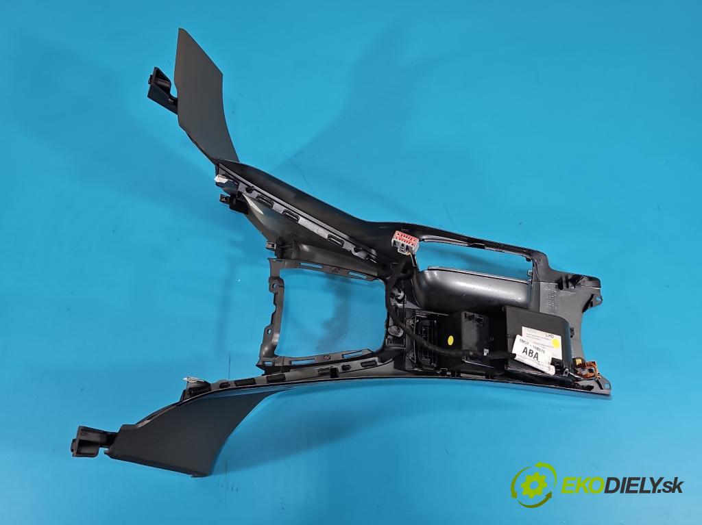 Ford Kuga Mk1 2008-2013 2.0 tdci 136 HP manual 100 kW 1997 cm3 5- kryt plast 8M5T-14B079