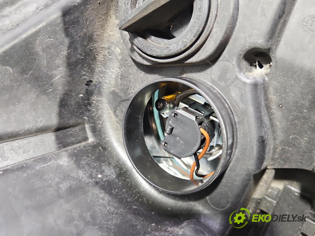 Ford Kuga Mk1 2008-2013 2.0 tdci 136 HP manual 100 kW 1997 cm3 5- Reflektor: pravý 8V41-13W029-AG (Svetlo predné pravé)