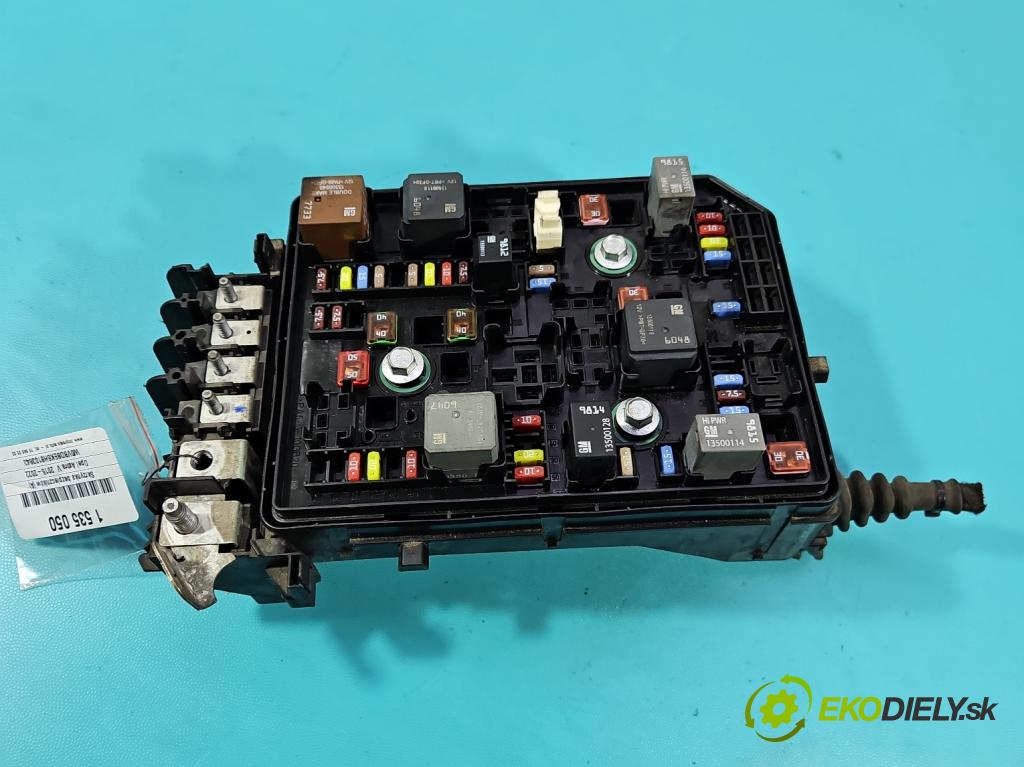 Opel Astra V  2015-2022 1.6 cdti 110 hp manual 81 kW 1598 cm3 5- skříňka pojistková 39040853 (Pojistková skříňka)