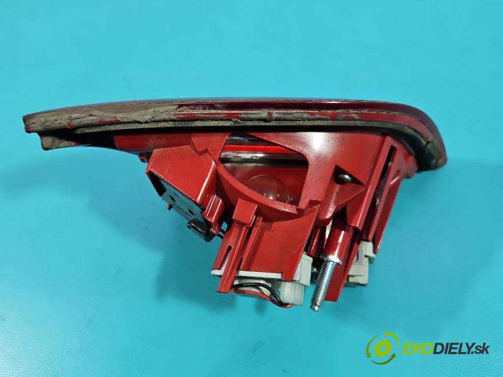 Audi A3 8P 2003-2012 1.9 TDI 105 HP manual 77 kW 1896 cm3 5- svetlo / reflektor zadné pravé 8P4945094D (Kľučka dverí ostatné)