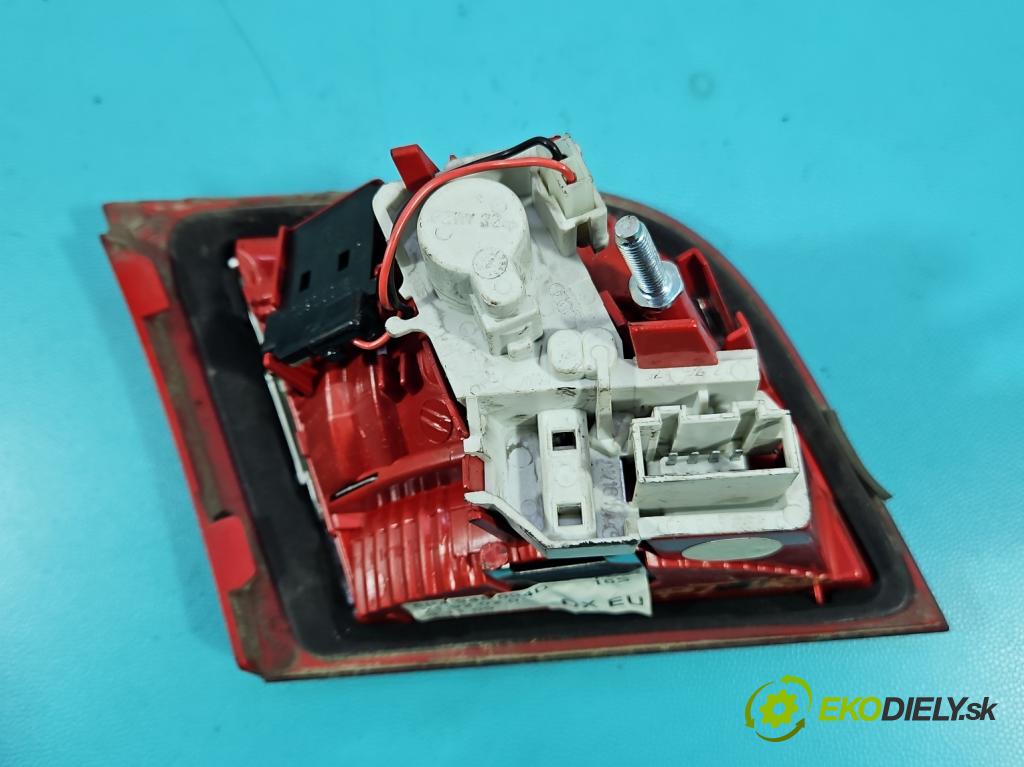 Audi A3 8P 2003-2012 1.9 TDI 105 HP manual 77 kW 1896 cm3 5- svetlo / reflektor zadné pravé 8P4945094D (Kľučka dverí ostatné)