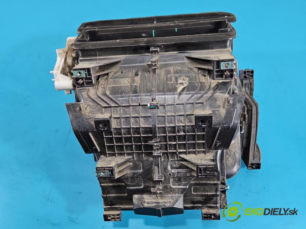 Isuzu D-Max II 2011-2019 2.5 crdi 163 hp manual 120 kW 2499 cm3 2- radiátor  (Radiátor topení)