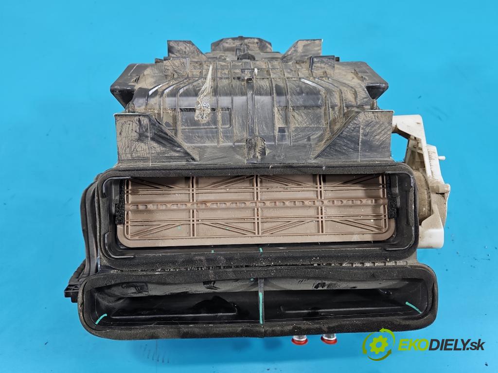 Isuzu D-Max II 2011-2019 2.5 crdi 163 hp manual 120 kW 2499 cm3 2- radiátor  (Radiátor topení)