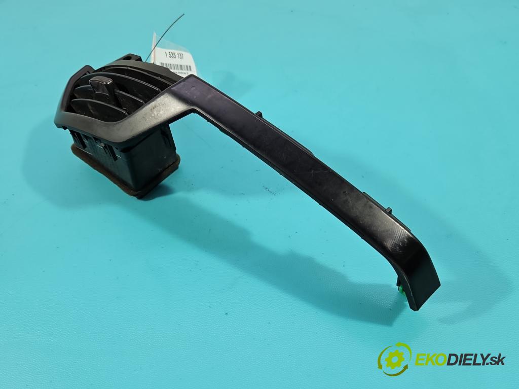 Isuzu D-Max II 2011-2019 2.5 crdi 163 HP manual 120 kW 2499 cm3 2- Mřížka: kúrenia stredová 140820 (Mriežka kúrenia (fukár))