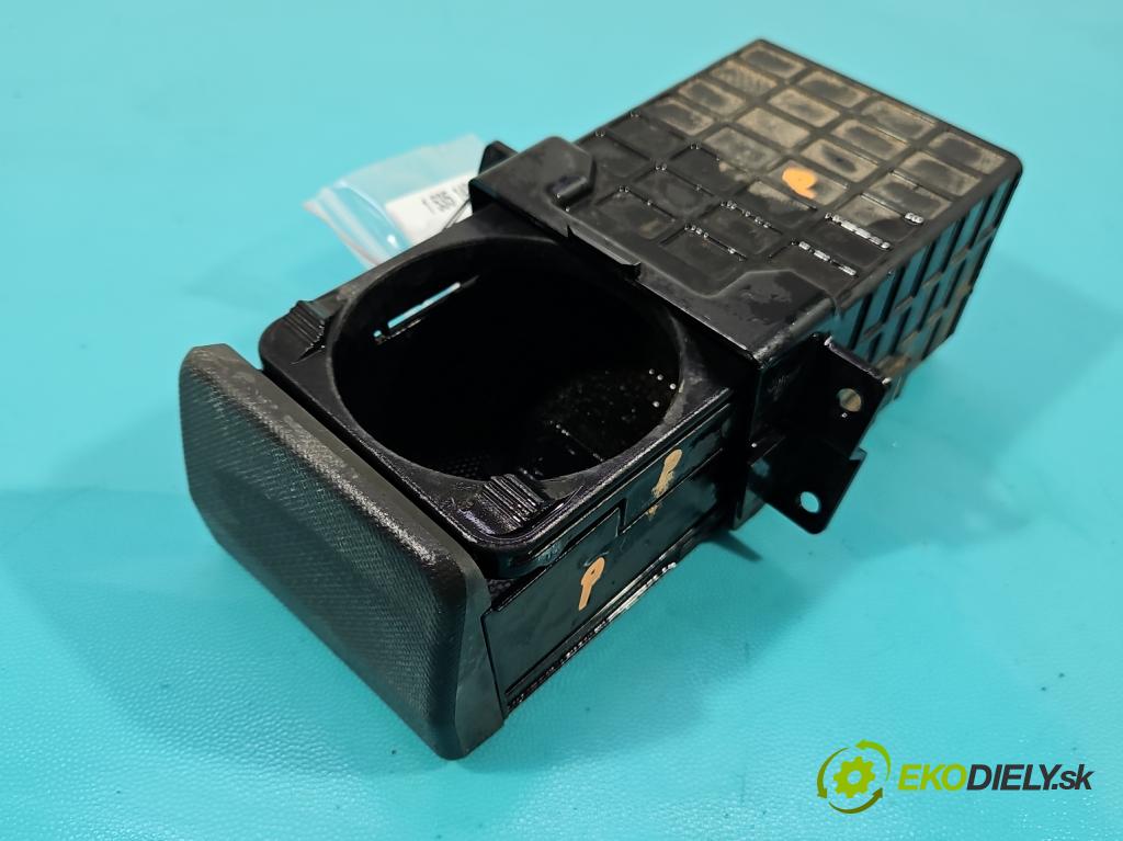 Isuzu D-Max II 2011-2019 2.5d 163 HP manual 120 kW 2499 cm3 2- Rukojeť: na nápoje:  (Držiak (úchyt) na nápoje)