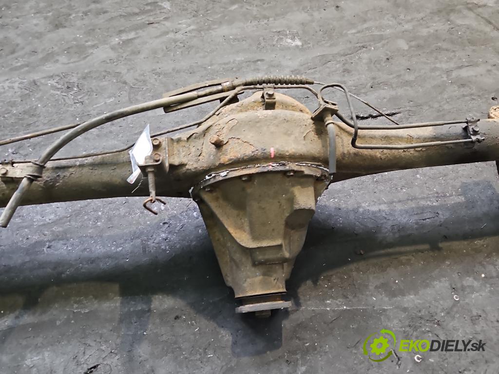 Kia Pregio 2.7d 82 HP manual 60 kW 2665 cm3 4- Most: zadní: