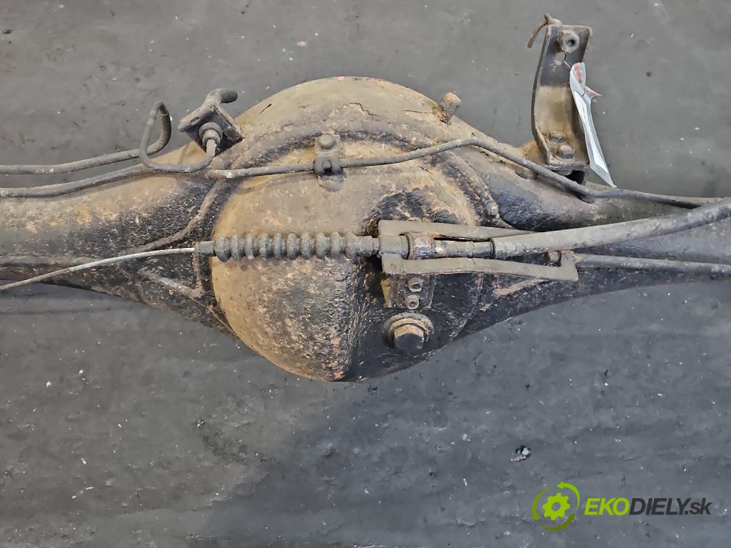 Kia Pregio 2.7d 82 HP manual 60 kW 2665 cm3 4- Most: zadní: