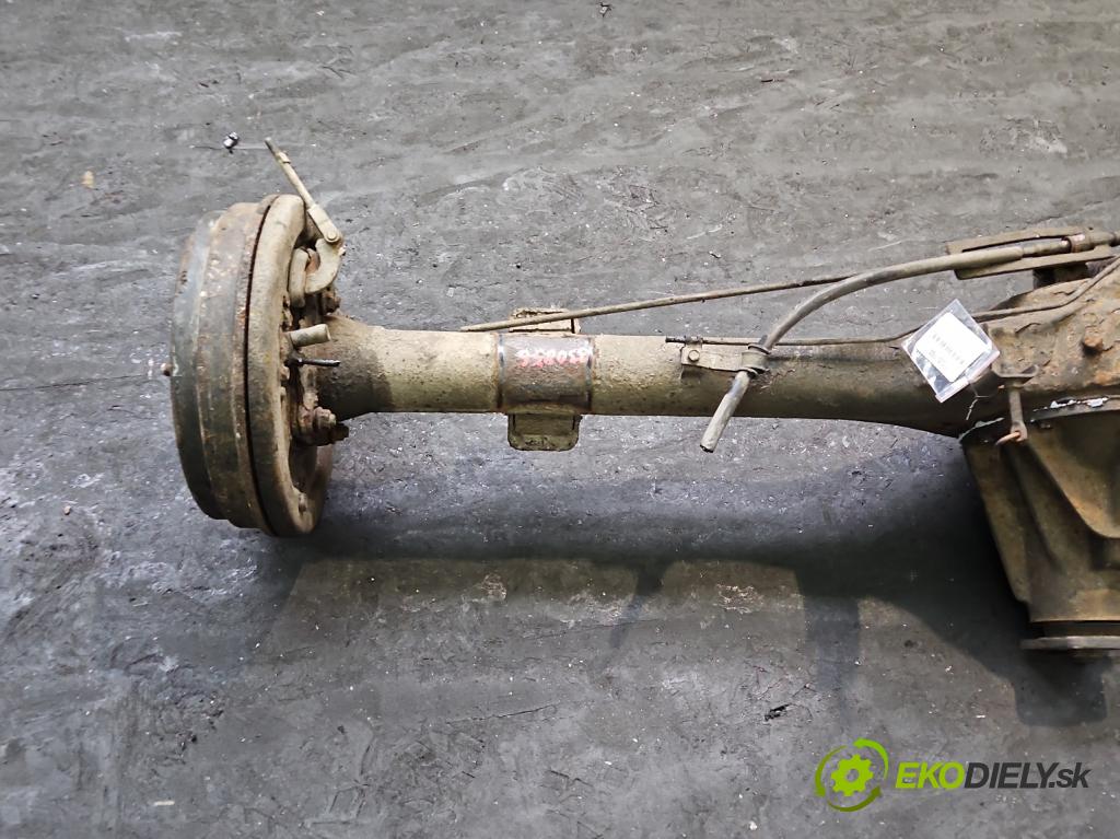 Kia Pregio 2.7d 82 HP manual 60 kW 2665 cm3 4- Most: zadní: