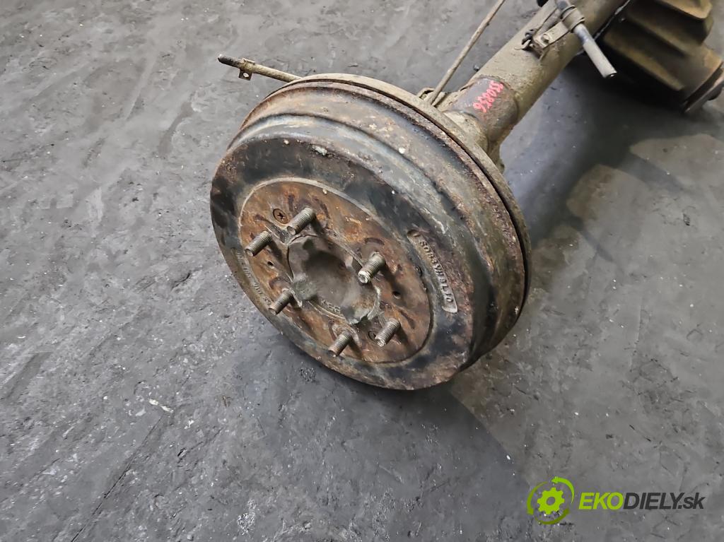 Kia Pregio 2.7d 82 HP manual 60 kW 2665 cm3 4- Most: zadní: