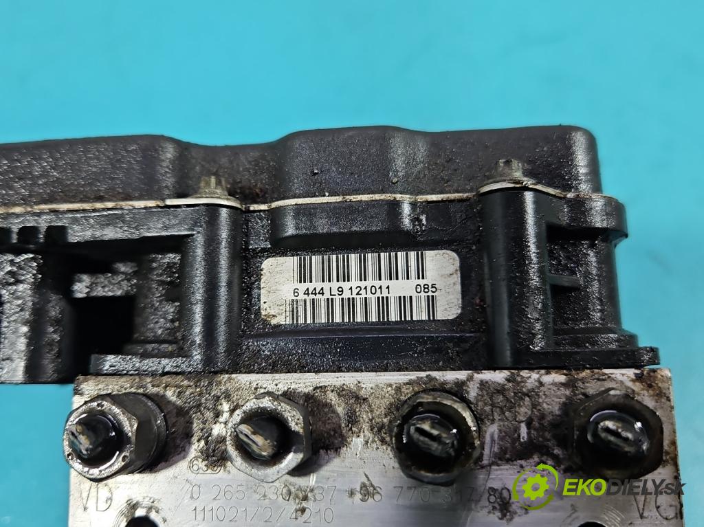 Peugeot 508 I 2010-2018 1.6 thp 156 HP automatic 115 kW 1598 cm3 5- čerpadlo abs 0265230737 (Pumpa ABS)