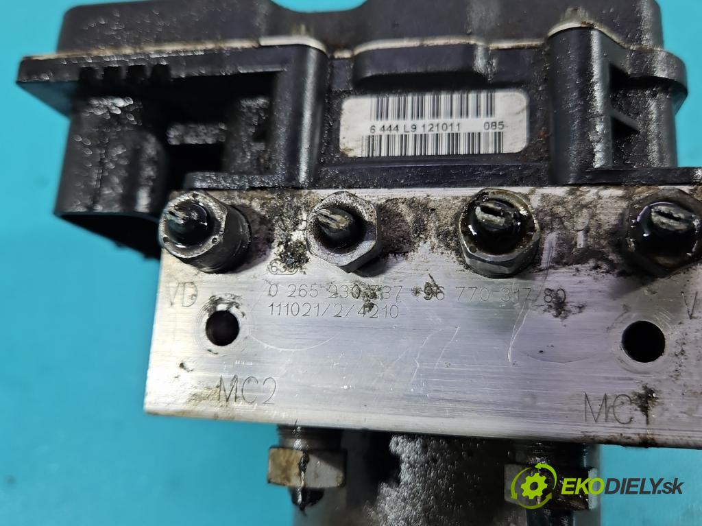 Peugeot 508 I 2010-2018 1.6 thp 156 HP automatic 115 kW 1598 cm3 5- čerpadlo abs 0265230737 (Pumpa ABS)