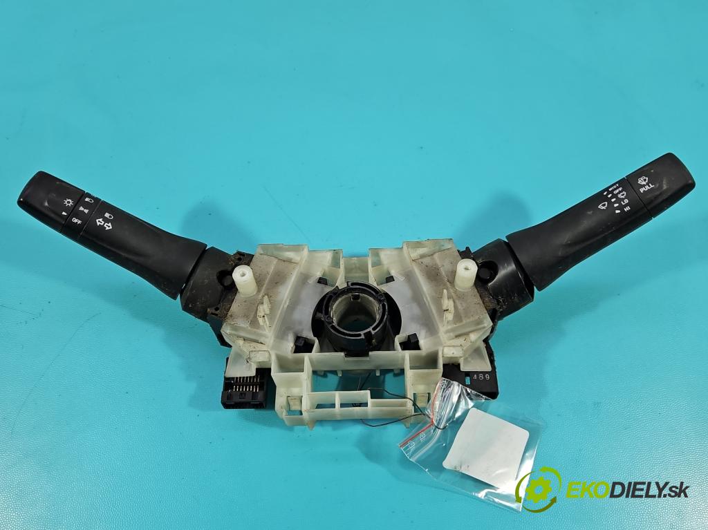 Isuzu D-Max II 2011-2019 2.5d 163 HP manual 120 kW 2499 cm3 2- prepínač komplex:  (Prepínacie páčky pod volantom)