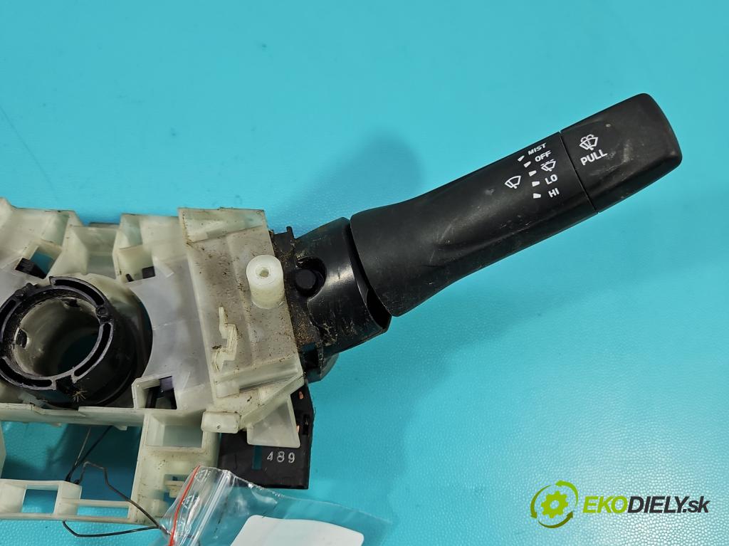 Isuzu D-Max II 2011-2019 2.5d 163 HP manual 120 kW 2499 cm3 2- prepínač komplex: (Prepínacie páčky pod volantom)