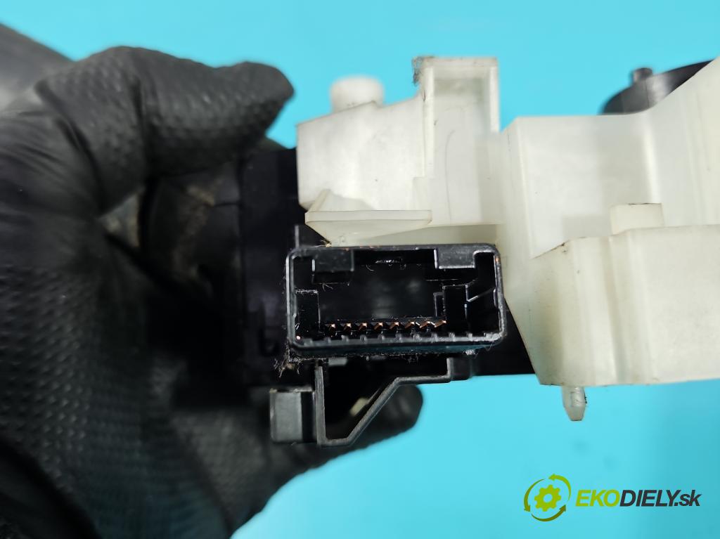 Isuzu D-Max II 2011-2019 2.5d 163 HP manual 120 kW 2499 cm3 2- prepínač komplex: (Prepínacie páčky pod volantom)