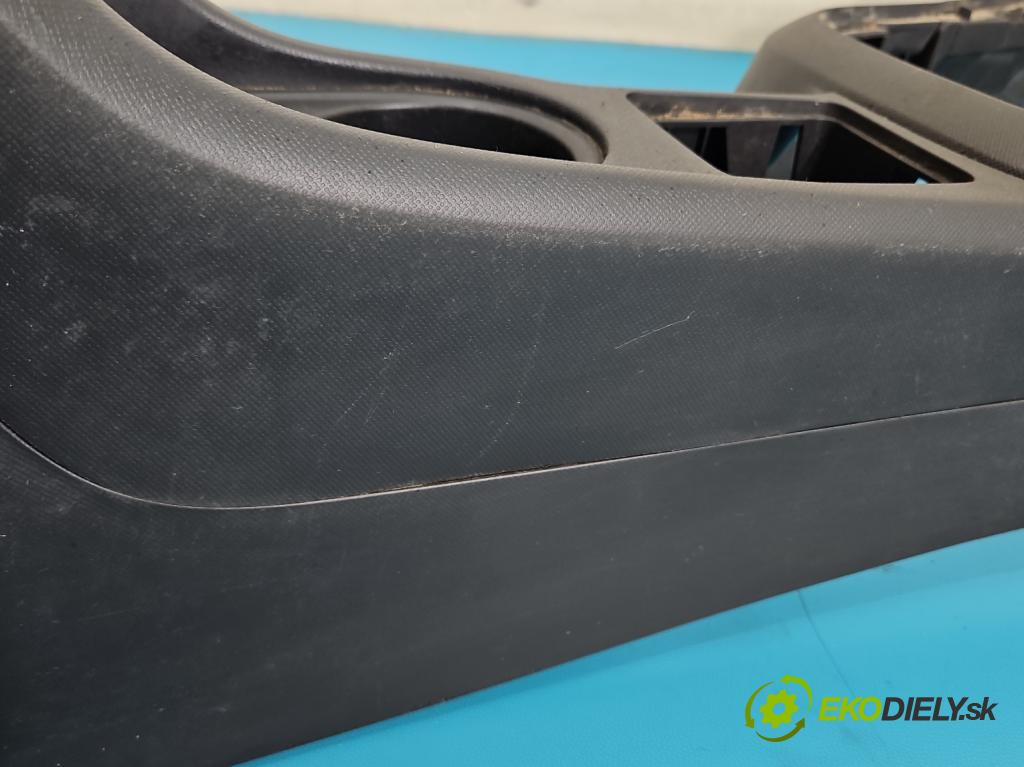 Isuzu D-Max II 2011-2019 2.5 crdi 163 HP manual 120 kW 2499 cm3 2- operadlo 8974174127 (Lakťová opierka)