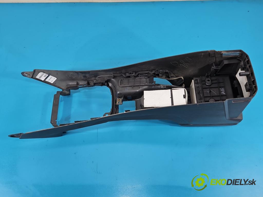 Isuzu D-Max II 2011-2019 2.5 crdi 163 HP manual 120 kW 2499 cm3 2- operadlo 8974174127 (Lakťová opierka)