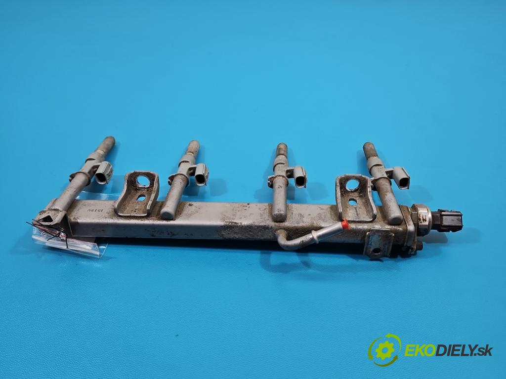 Toyota Rav4 V 2018- 2.5 hybrid 178HP: automatic 131 kW 2487 cm3 5- vstrek 23250-25020 (Vstrekovač paliva)