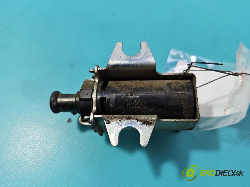 Isuzu D-Max II 2011-2019 2.5 crdi 163 HP manual 120 kW 2499 cm3 2- ventil podtlaku  (Ventil)