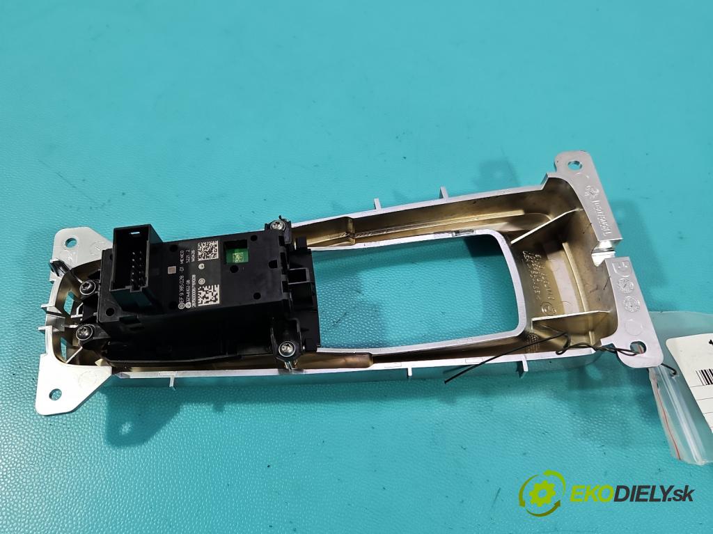 Bmw X5 F15 2013-2018 3.0d 258 HP automatic 190 kW 2993 cm3 5- prepínač brzda: ručný 9385028 (Prepínacie páčky pod volantom)