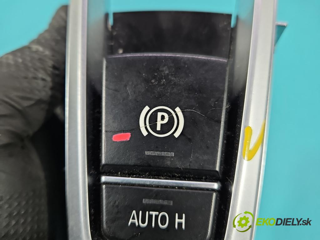 Bmw X5 F15 2013-2018 3.0d 258 HP automatic 190 kW 2993 cm3 5- prepínač brzda: ručný 9385028 (Prepínacie páčky pod volantom)