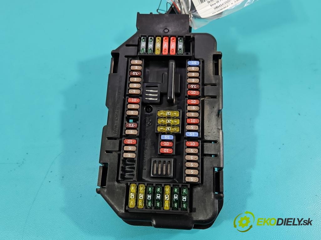 Bmw X5 F15 2013-2018 3.0d 258 HP automatic 190 kW 2993 cm3 5- skrinka poistka 9316568 (Poistková skrinka)