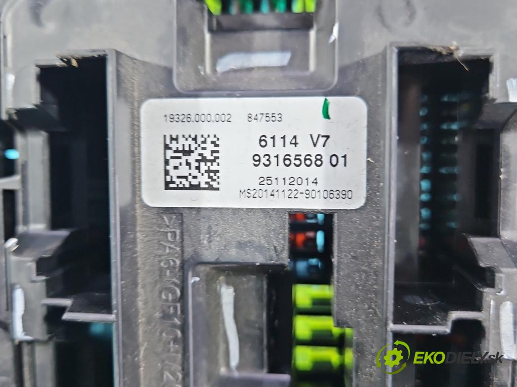 Bmw X5 F15 2013-2018 3.0d 258 HP automatic 190 kW 2993 cm3 5- skrinka poistka 9316568 (Poistková skrinka)