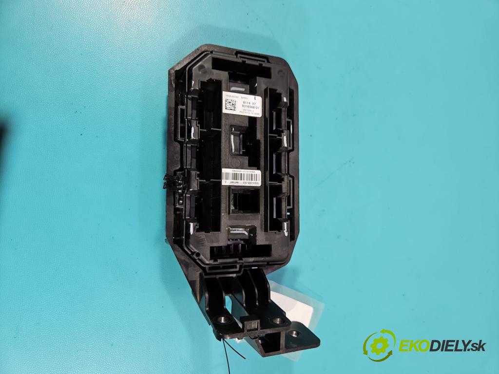 Bmw X5 F15 2013-2018 3.0d 258 HP automatic 190 kW 2993 cm3 5- skrinka poistka 9316568 (Poistková skrinka)