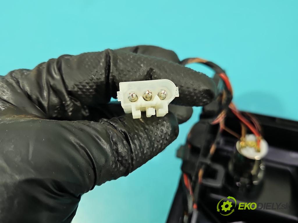 Bmw X5 F15 2013-2018 3.0d 258 HP automatic 190 kW 2993 cm3 5- Rukojeť: na nápoje: 9315332 (Držiak (úchyt) na nápoje)