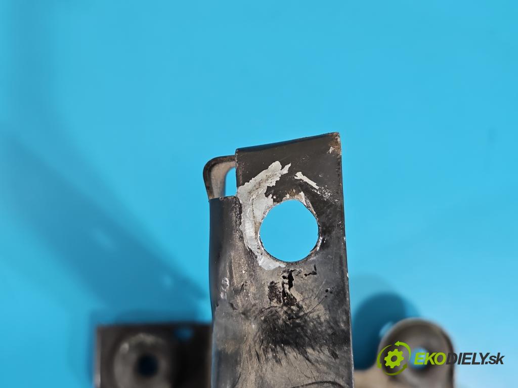 Maserati Quattroporte VI 13- 3.0 V6 automatic 301 kW 2979 cm3 4- stěna přední  (Přední výztuha)