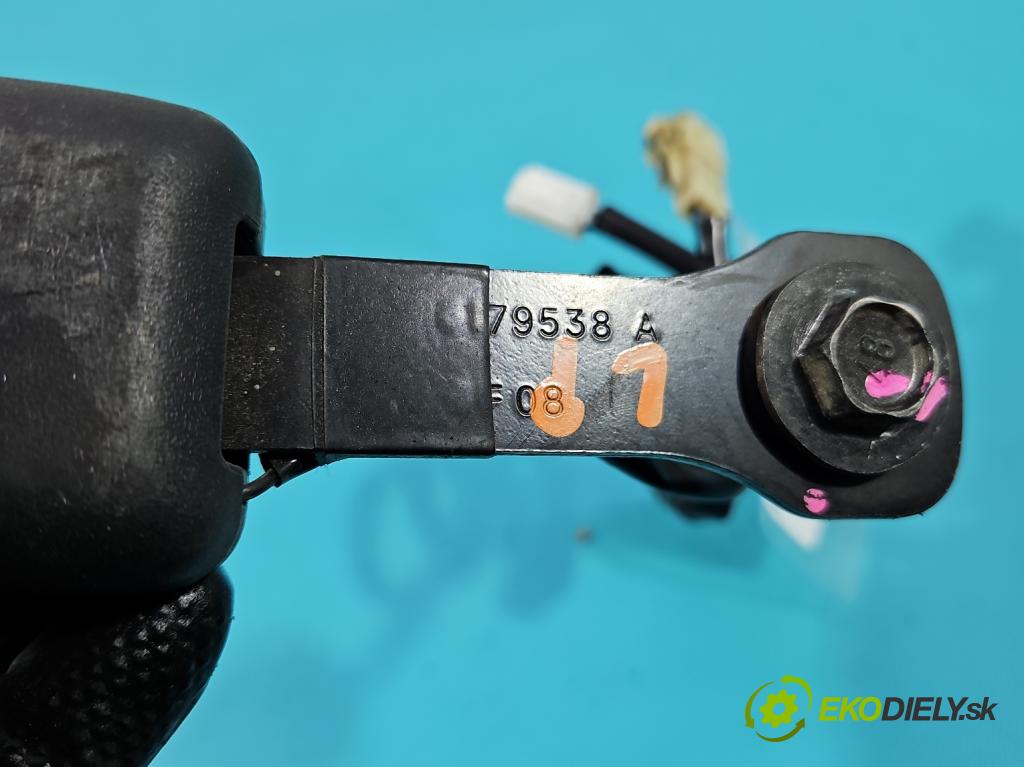 Isuzu D-Max II 2011-2019 2.5d 163 HP manual 120 kW 2499 cm3 2- pas bezpečnosť: predné pravý