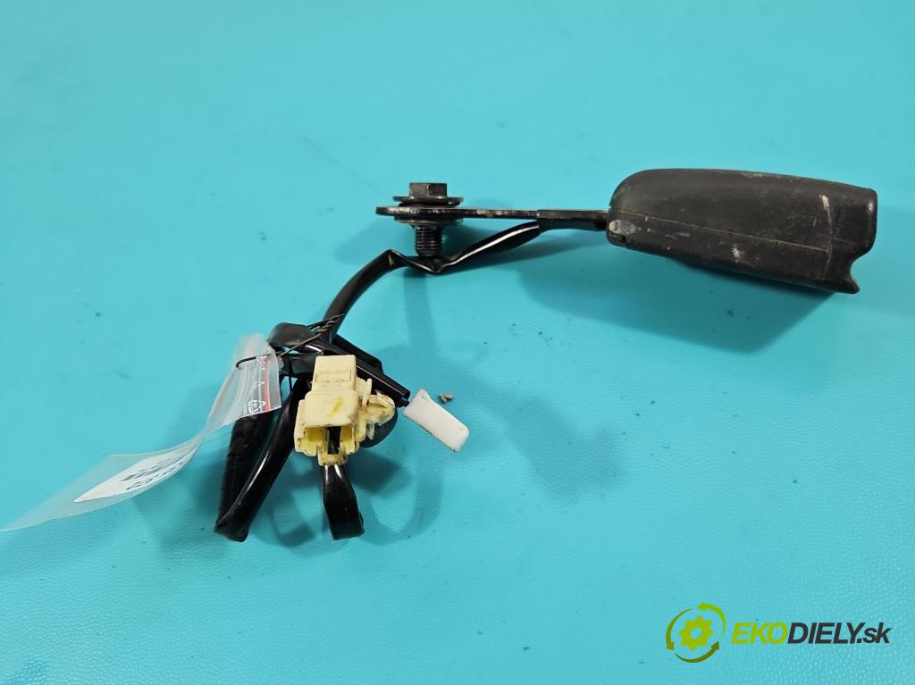 Isuzu D-Max II 2011-2019 2.5d 163 HP manual 120 kW 2499 cm3 2- pas bezpečnosť: predné pravý