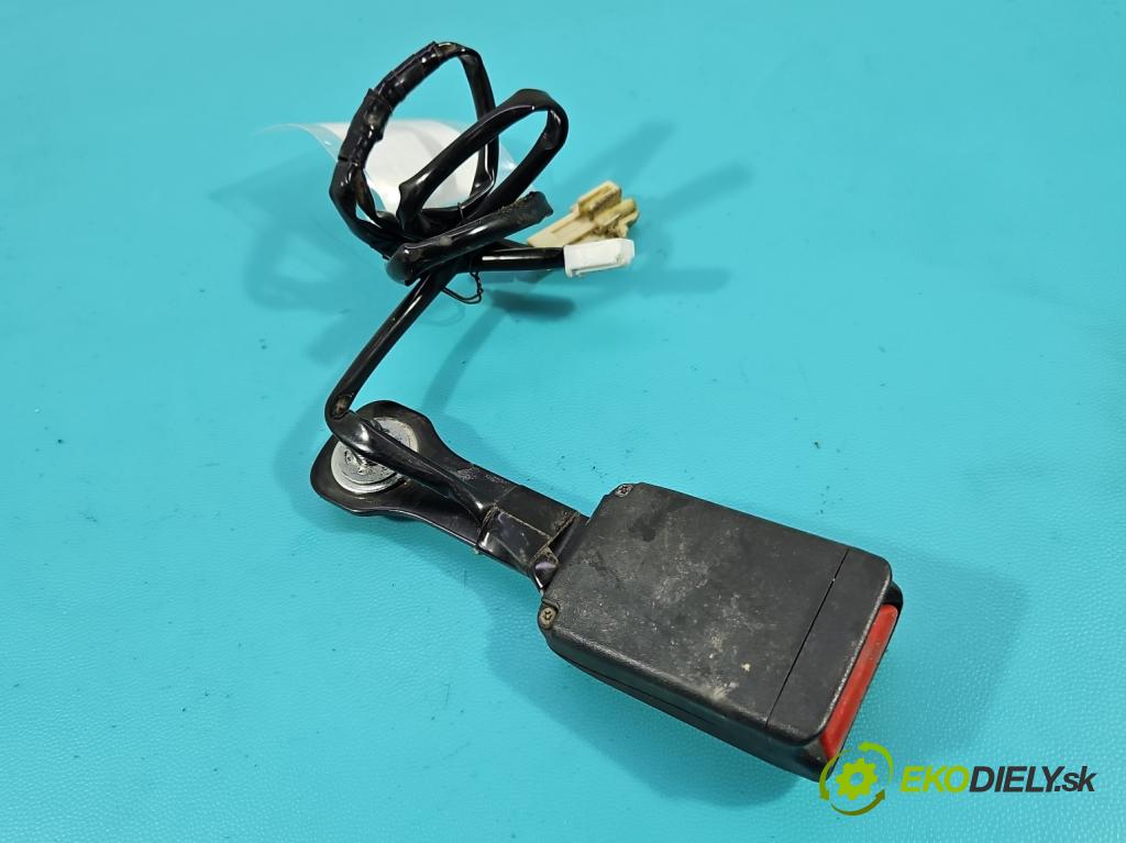 Isuzu D-Max II 2011-2019 2.5d 163 HP manual 120 kW 2499 cm3 2- pas bezpečnosť: predné pravý