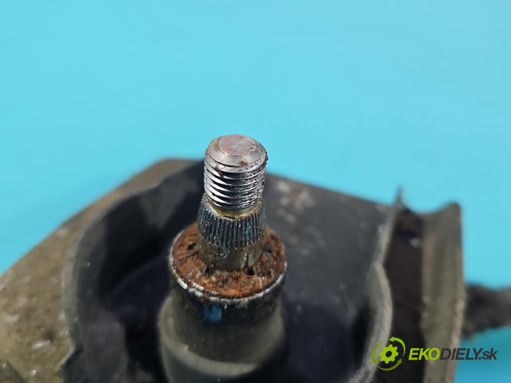 Isuzu D-Max II 2011-2019 2.5d 163 HP manual 120 kW 2499 cm3 2- mechanizmus stieračov