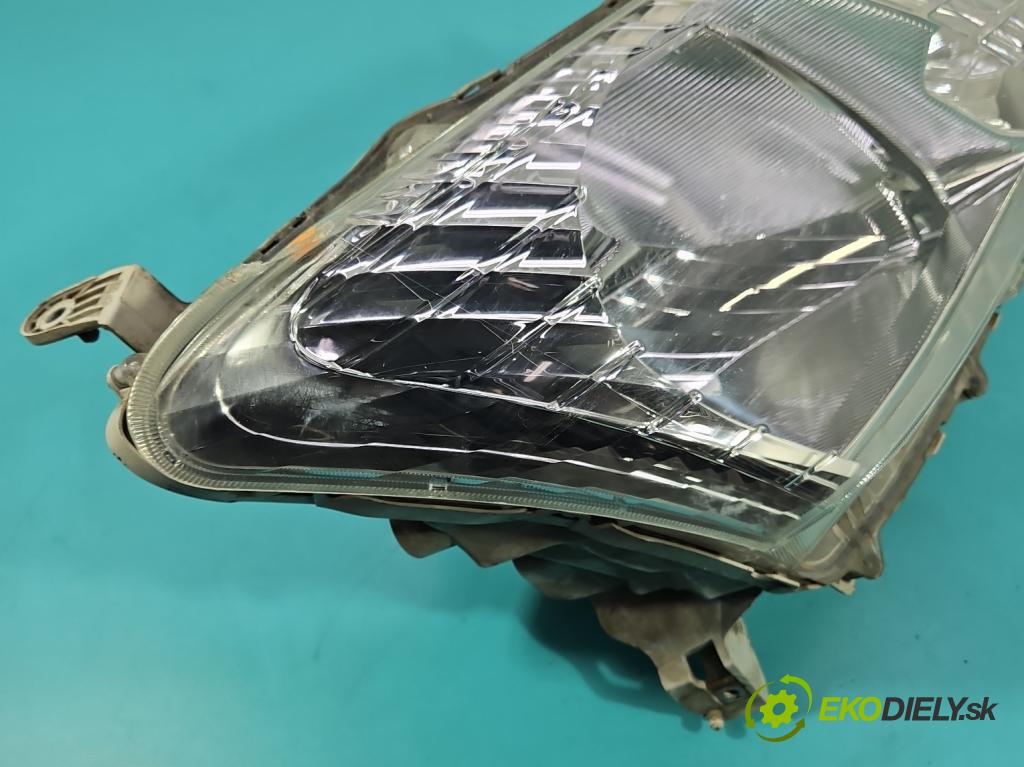 Isuzu D-Max II 2011-2019 2.5d 163 HP manual 120 kW 2499 cm3 2- Reflektor: pravý  (Svetlo predné pravé)