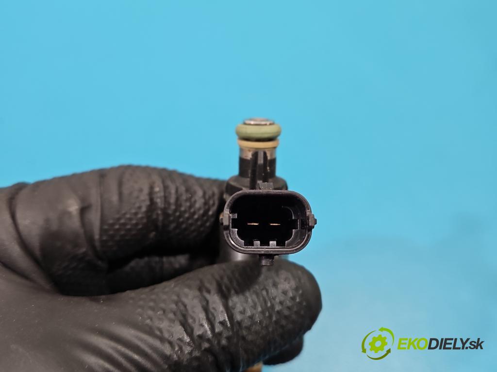 Maserati Quattroporte VI 13- 3.0 V6 automatic 301 kW 2979 cm3 4- vstřikovač 0261500427 (Vstřikovač paliva)