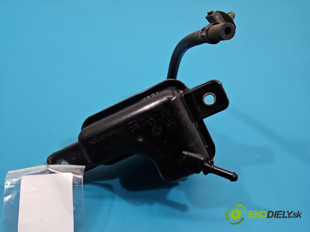 Isuzu D-Max II 2011-2019 2.5d 163 HP manual 120 kW 2499 cm3 2- Nádrž: vzduchu  (Obal vzduchového filtra)