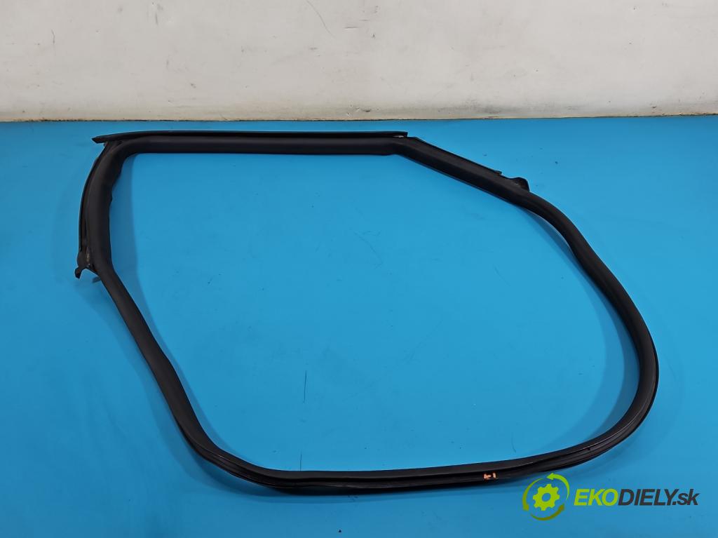 Maserati Quattroporte VI 13- 3.0 V6 automatic 301 kW 2979 cm3 4- Těsnění: dveře zadní levé  (Karoserie ostatní)