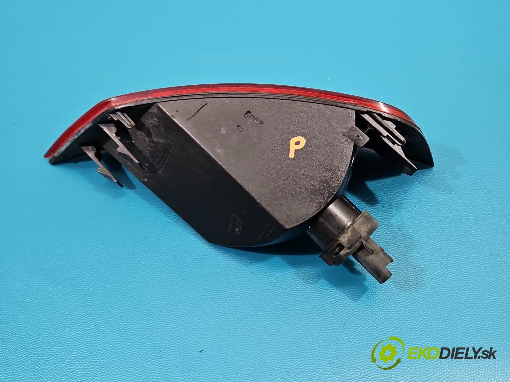 Ford Kuga Mk1 2008-2013 2.0 tdci 136 HP manual 100 kW 1997 cm3 5- svetlo / reflektor zadné pravé nárazník
