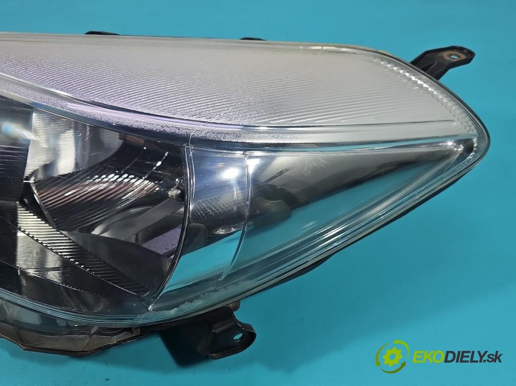 Toyota Yaris III 2011-2020 1.0 vvti 69KM manual 51 kW 998 cm3 5- Reflektor: ľavý  (Kľučka dverí ostatné)