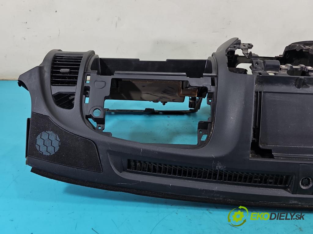 Isuzu D-Max II 2011-2019 2.5d 163 hp manual 120 kW 2499 cm3 2- kokpit,přistrojova deska