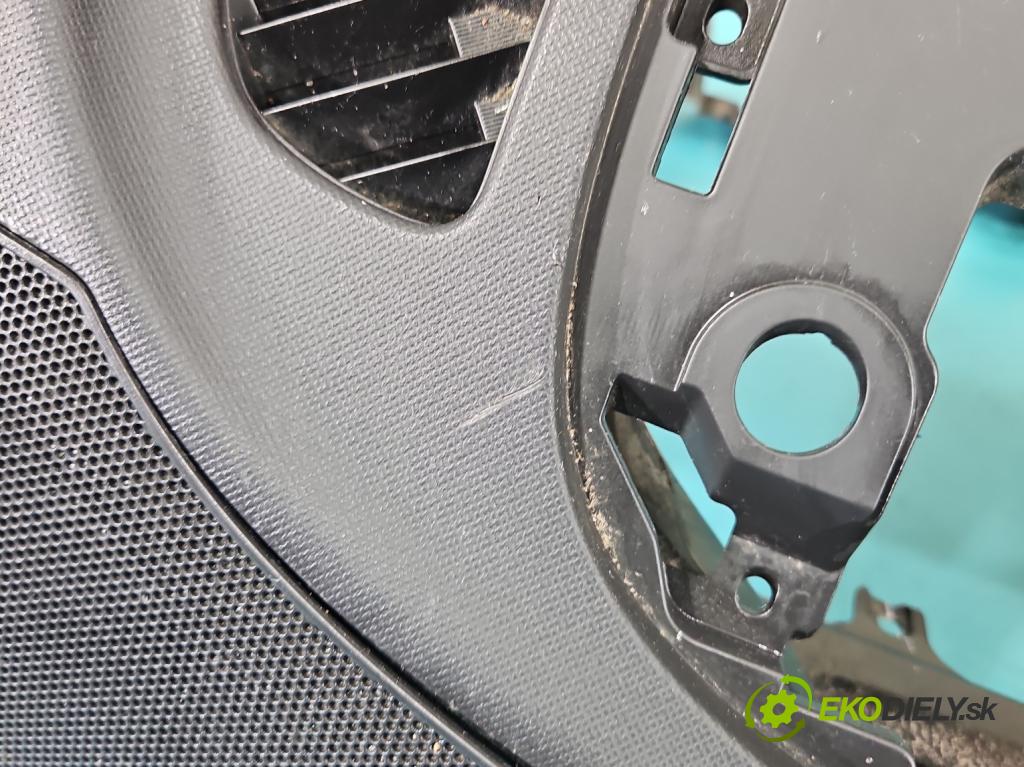 Isuzu D-Max II 2011-2019 2.5d 163 hp manual 120 kW 2499 cm3 2- kokpit,přistrojova deska