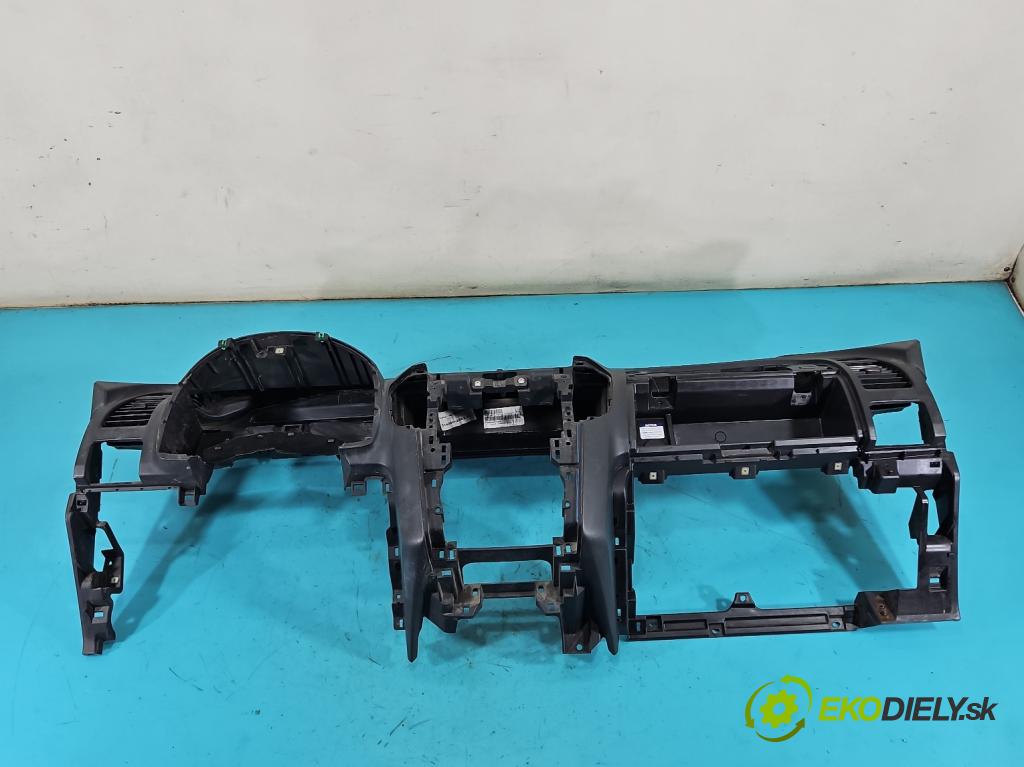 Isuzu D-Max II 2011-2019 2.5d 163 hp manual 120 kW 2499 cm3 2- kokpit,přistrojova deska