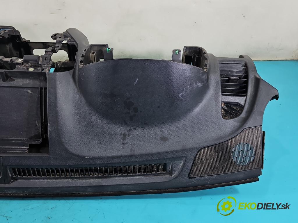 Isuzu D-Max II 2011-2019 2.5d 163 hp manual 120 kW 2499 cm3 2- kokpit,přistrojova deska