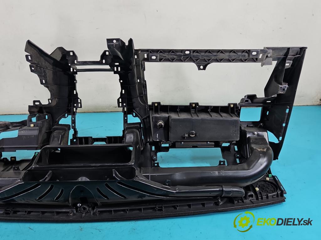 Isuzu D-Max II 2011-2019 2.5d 163 hp manual 120 kW 2499 cm3 2- kokpit,přistrojova deska