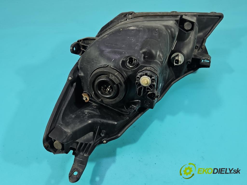 Toyota Yaris III 2011-2020 1.0 vvti 69KM manual 51 kW 998 cm3 5- Reflektor: pravý  (Svetlo predné pravé)