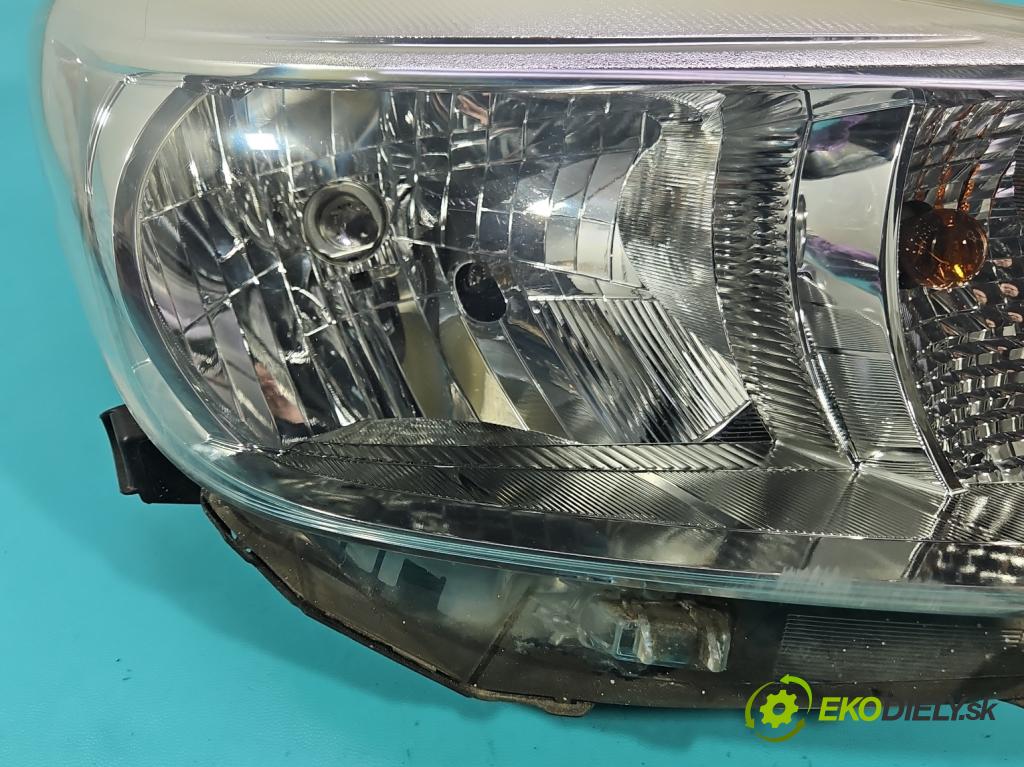 Toyota Yaris III 2011-2020 1.0 vvti 69KM manual 51 kW 998 cm3 5- Reflektor: pravý  (Svetlo predné pravé)