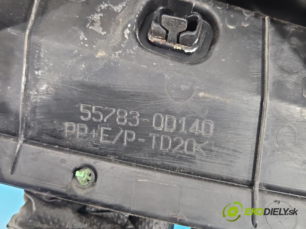 Toyota Yaris III 2011-2020 1.0 vvti 69KM manual 51 kW 998 cm3 5- torpédo 55783-0D140 (Plast pod čelním sklem)