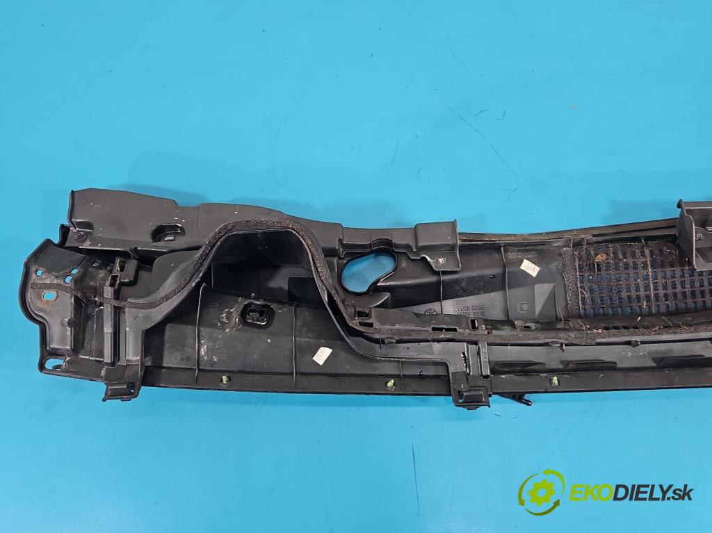 Toyota Yaris III 2011-2020 1.0 vvti 69KM manual 51 kW 998 cm3 5- torpédo 55783-0D140 (Plast pod čelním sklem)