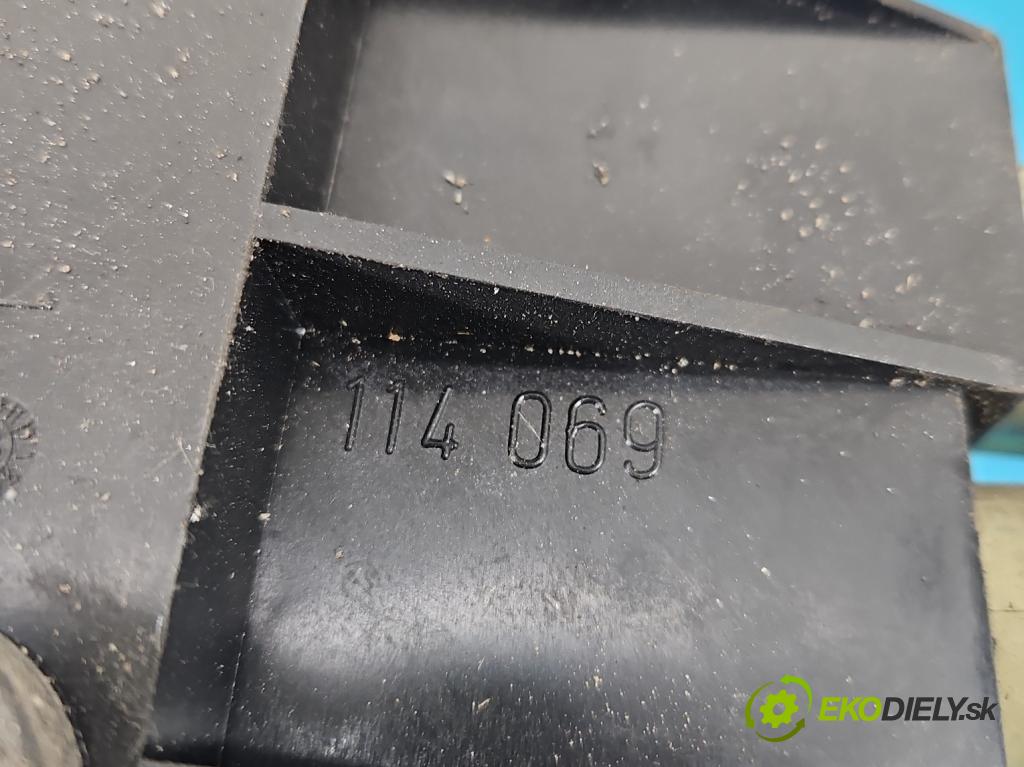 Opel Astra II 1998-2009 2.0 dti 101 HP manual 74 kW 1995 cm3 5- Páka: Změny: stupeň,rýchlosť 09138402 (Rýchlostná páka (kulisa))