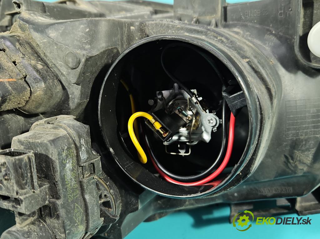 Renault Megane II 2003-2008 1.5 dci 86 HP manual 63 kW 1461 cm3 3- Reflektor: pravý  (Svetlo predné pravé)